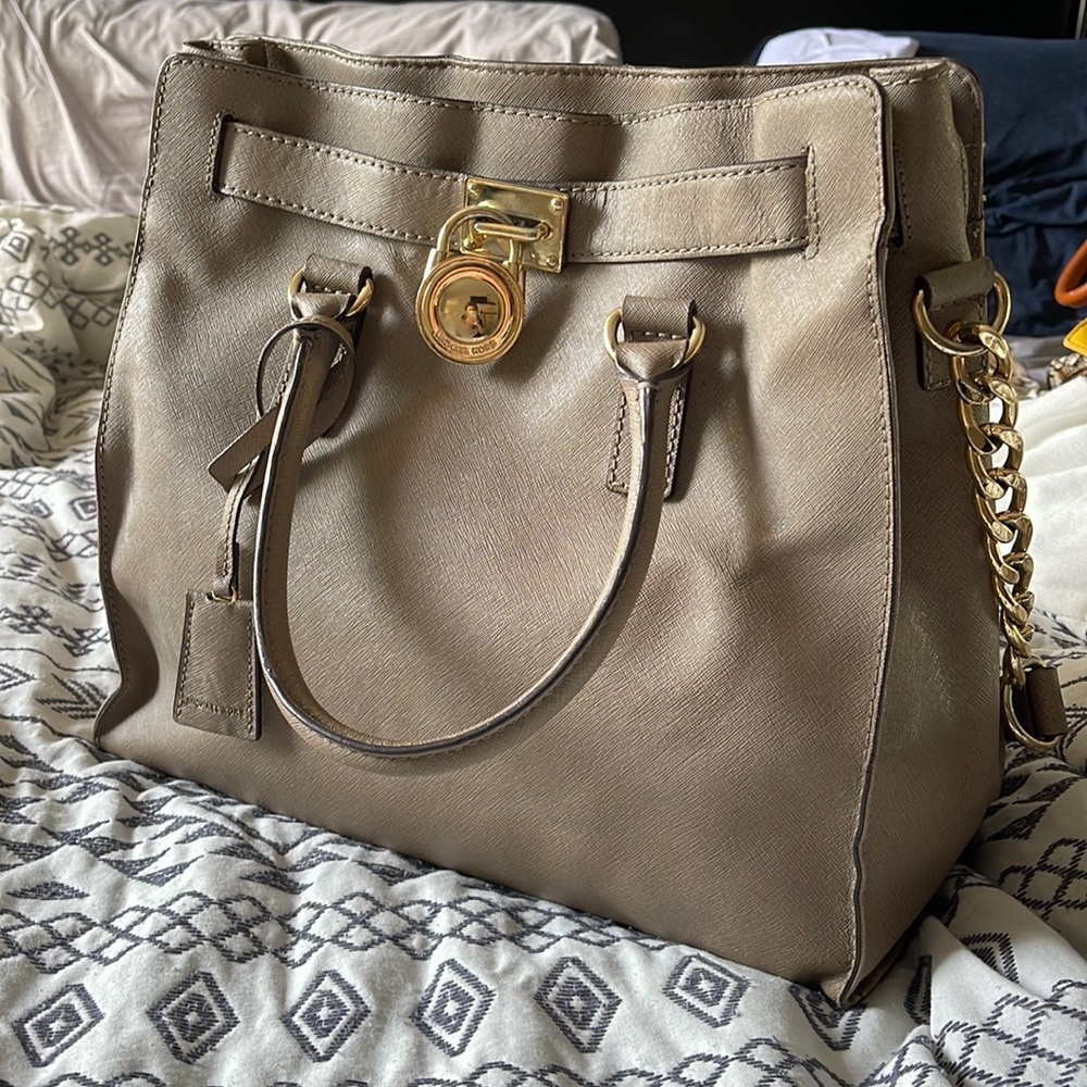 Michael Kors bag  with chain strap in grey